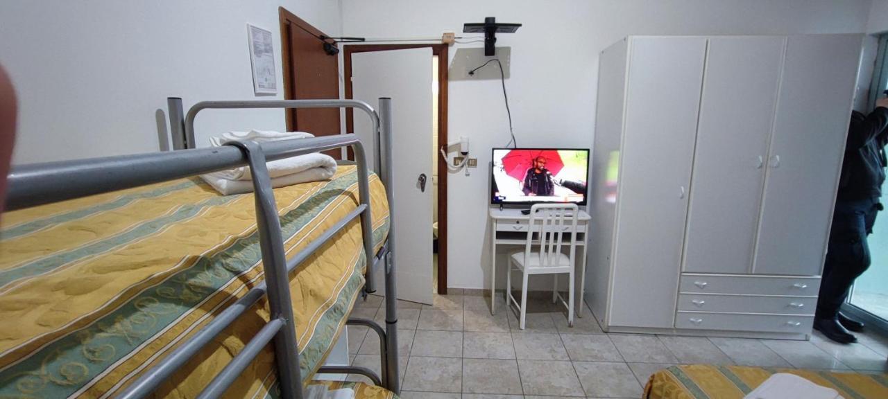 Hotel Zeus Lido Di Classe Room Only Luaran gambar