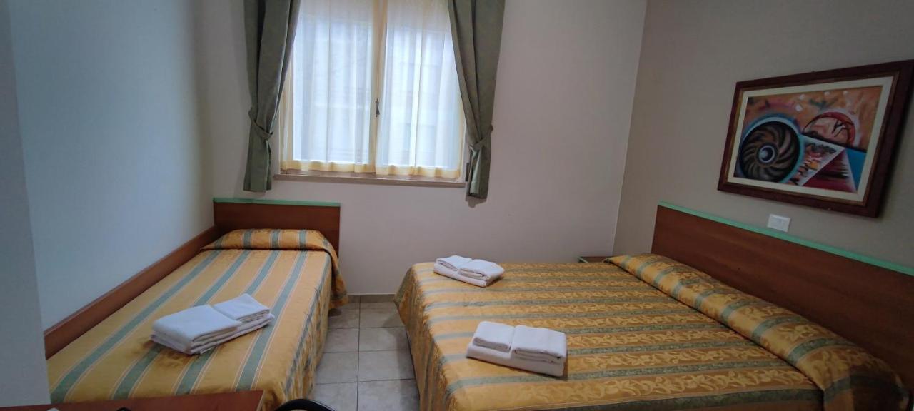 Hotel Zeus Lido Di Classe Room Only Luaran gambar