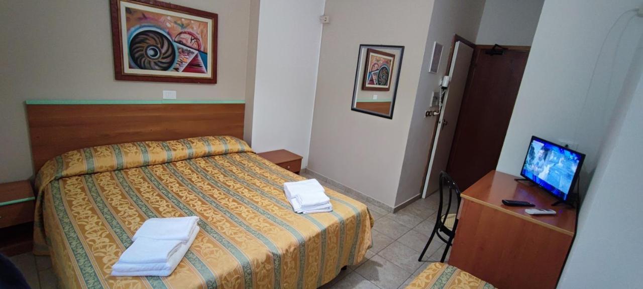 Hotel Zeus Lido Di Classe Room Only Luaran gambar