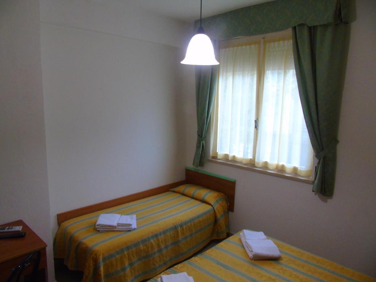 Hotel Zeus Lido Di Classe Room Only Luaran gambar