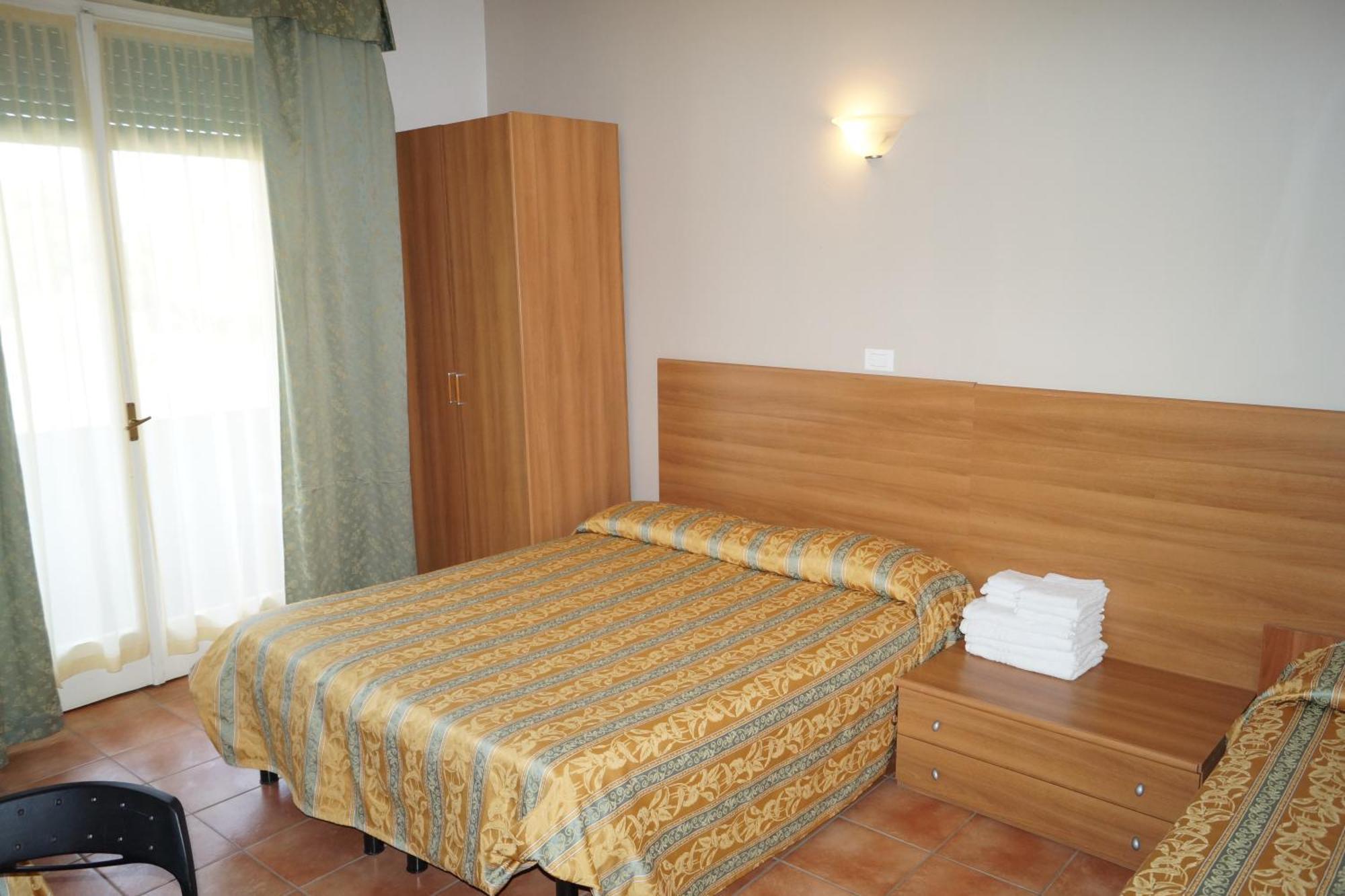 Hotel Zeus Lido Di Classe Room Only Luaran gambar