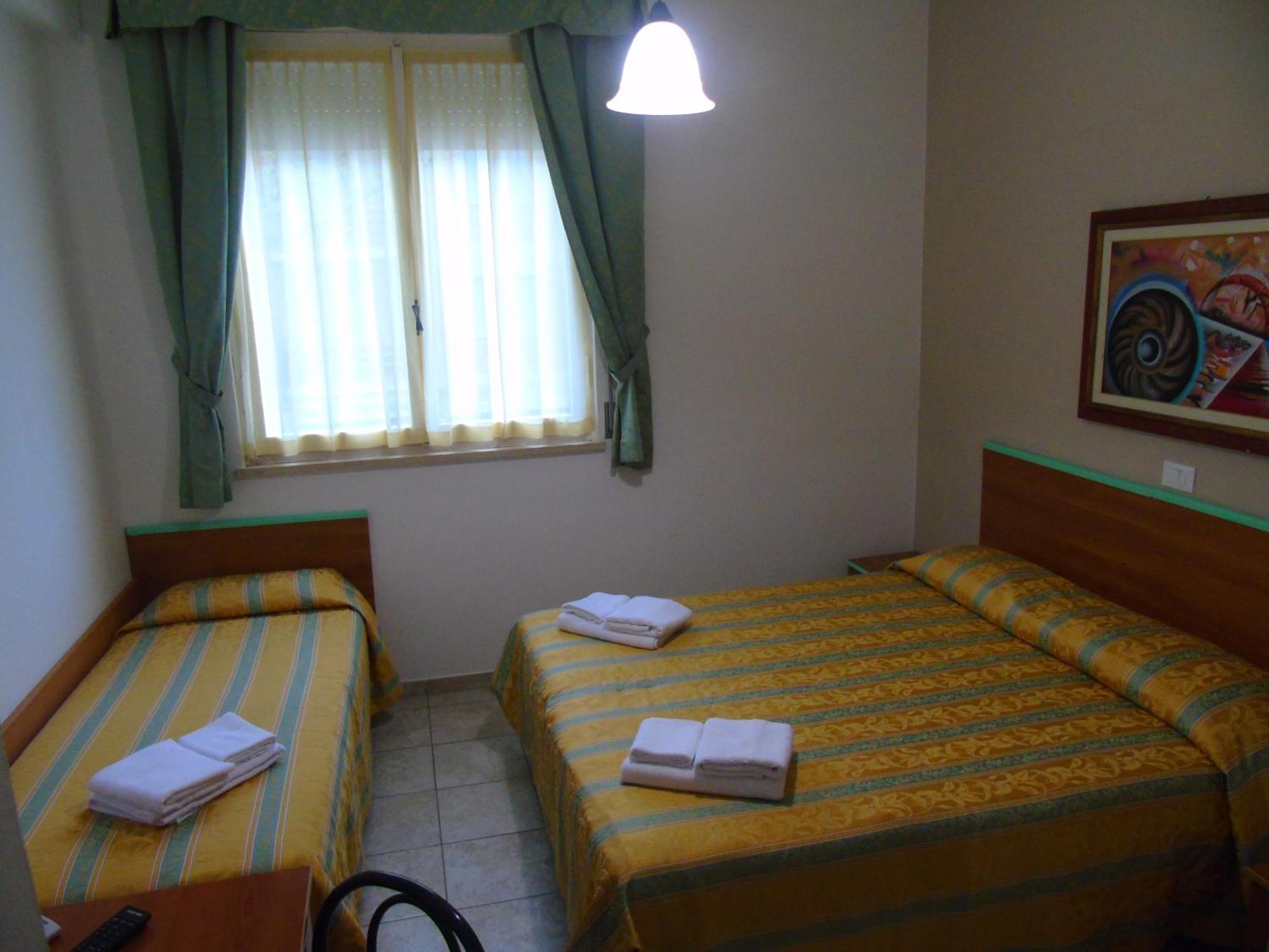 Hotel Zeus Lido Di Classe Room Only Luaran gambar