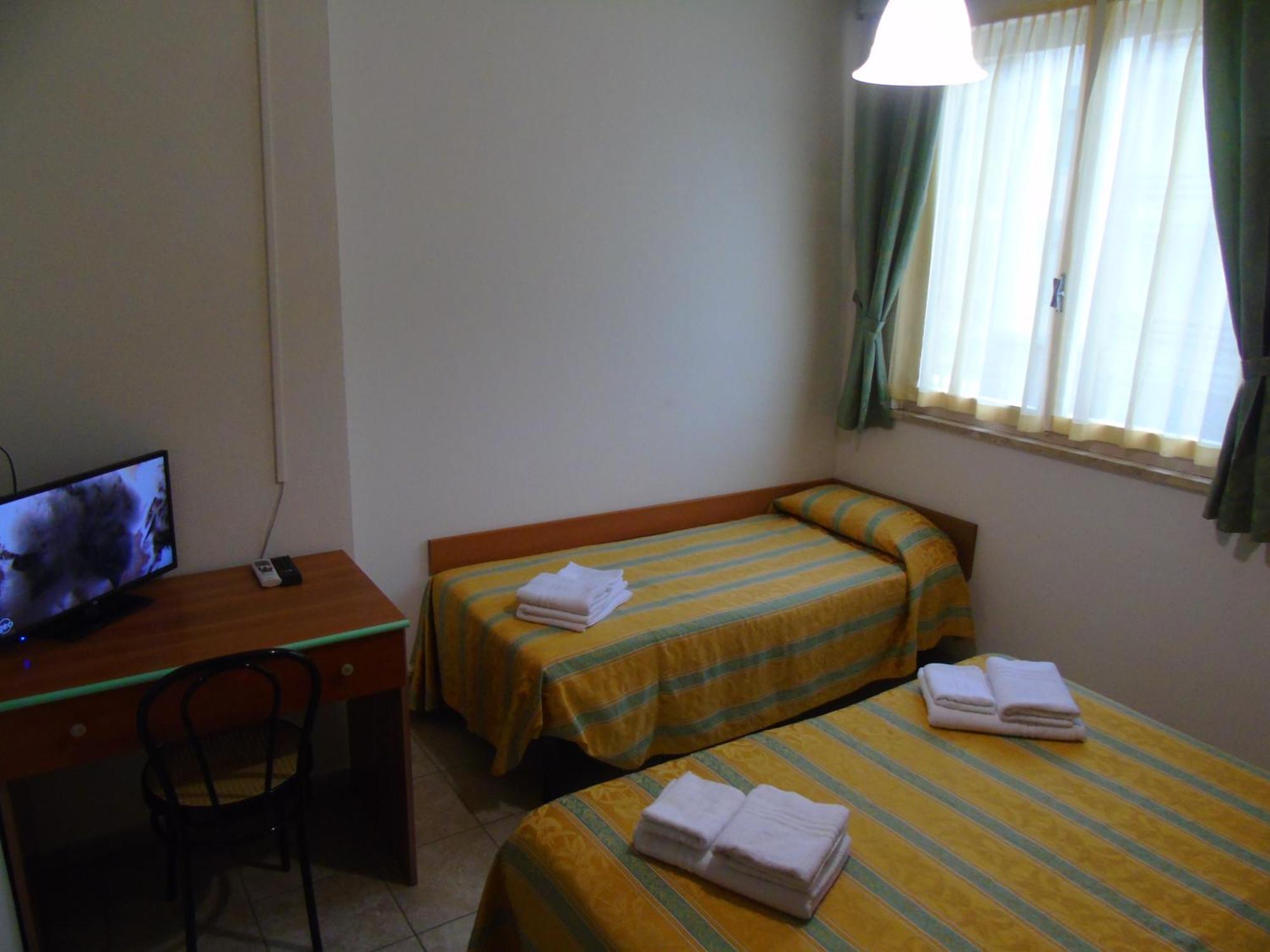 Hotel Zeus Lido Di Classe Room Only Luaran gambar