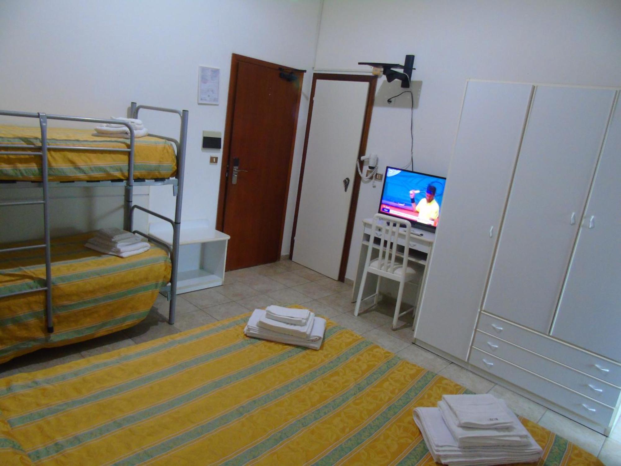 Hotel Zeus Lido Di Classe Room Only Luaran gambar