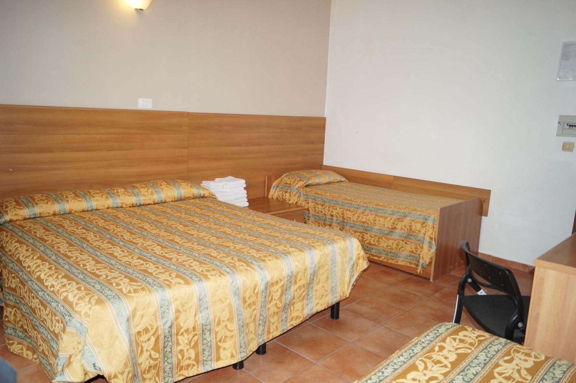 Hotel Zeus Lido Di Classe Room Only Bilik gambar